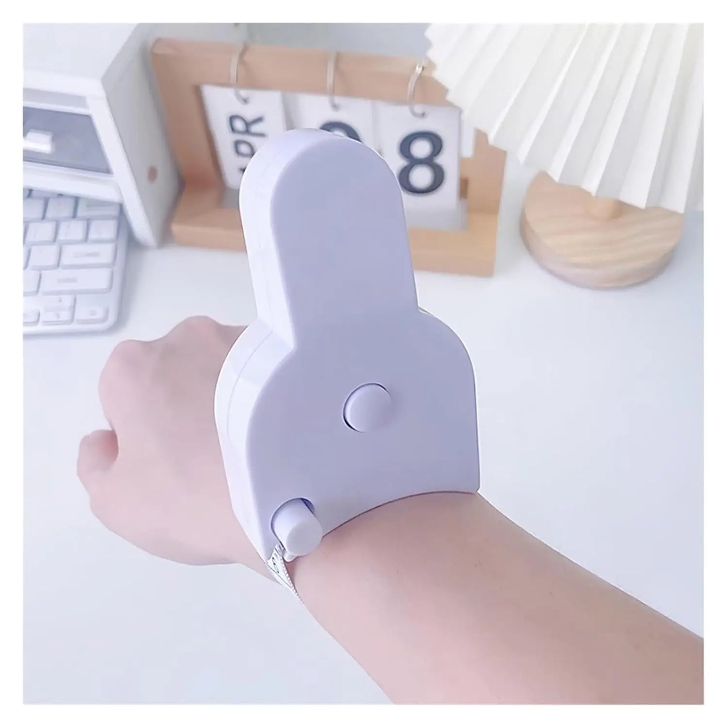 LZDJTQ Retractable Flexible Body Measurement Tape 60 Inch / 150Cm 2-Sided with Accurate Lock Pin and Push Button for Waist Hip Arm Leg Fitness & Sewing